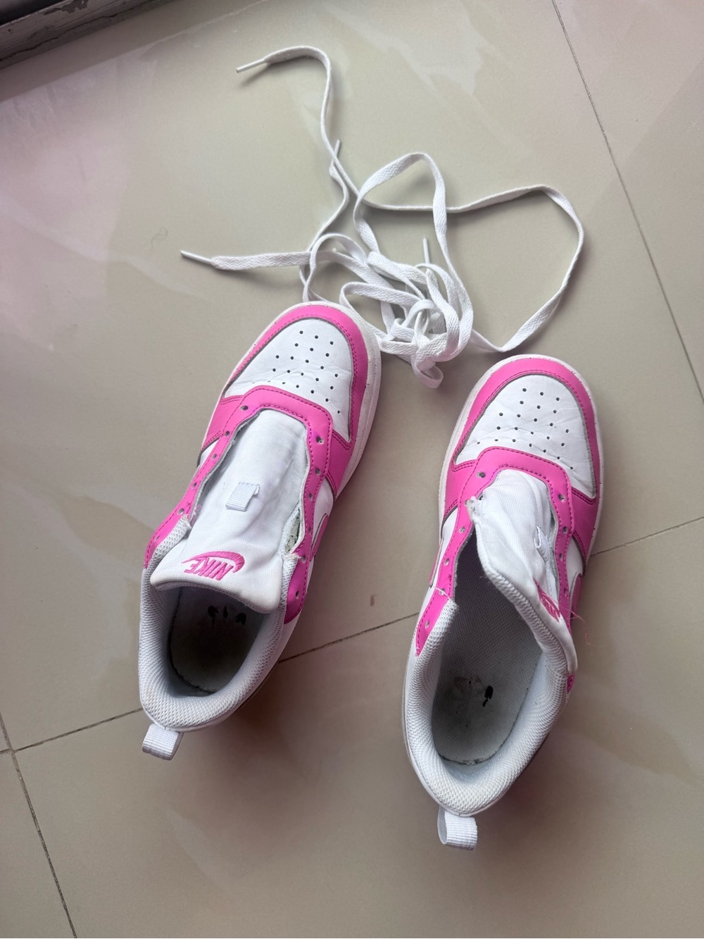 Nike Kids White and Pink Low-Top Sneakers